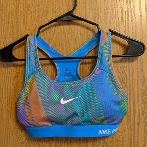 Nike Pro Neon Bra